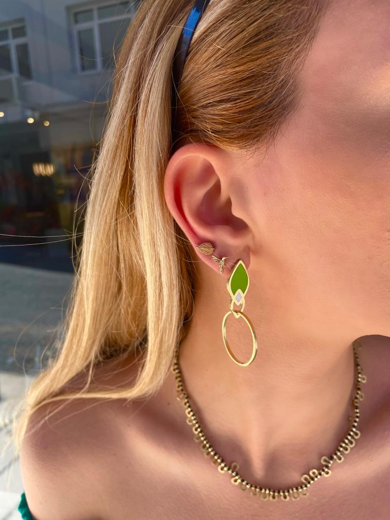 Bladgouden piercing